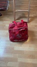 AJAX voetbal tas met getekende bal!, Sieraden, Tassen en Uiterlijk, Tassen | Reistassen en Weekendtassen, Ophalen, Gebruikt, 30 cm of meer