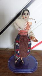 Vintage klederdracht pop uit Roemenië, Ophalen of Verzenden, Pop