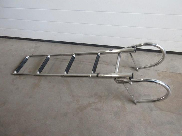 RVS zwemtrap opklap- en inschuifbaar, 4 + 1 trede, nieuw, Watersport en Boten, Accessoires en Onderhoud, Nieuw, Overige typen