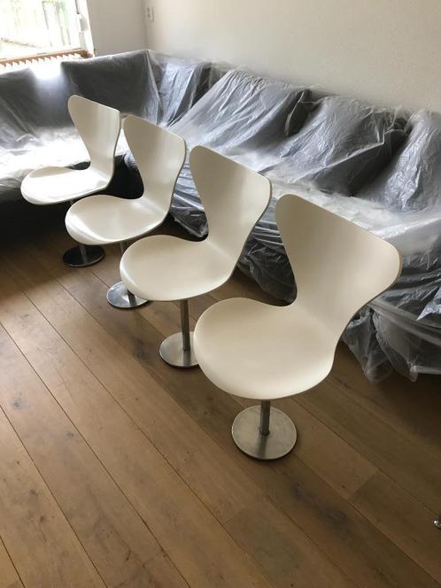 4 Fritz Hansen Arne Jacobsen design vaste fixed stoel kruk, Huis en Inrichting, Stoelen, Gebruikt, Eén, Ophalen