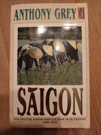 A. Grey - Saigon, Boeken, Gelezen, Ophalen of Verzenden, Nederland, A. Grey
