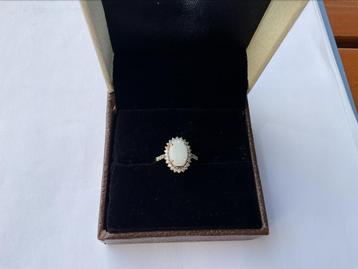 Ring goud met diamanten en opaal beschikbaar voor biedingen