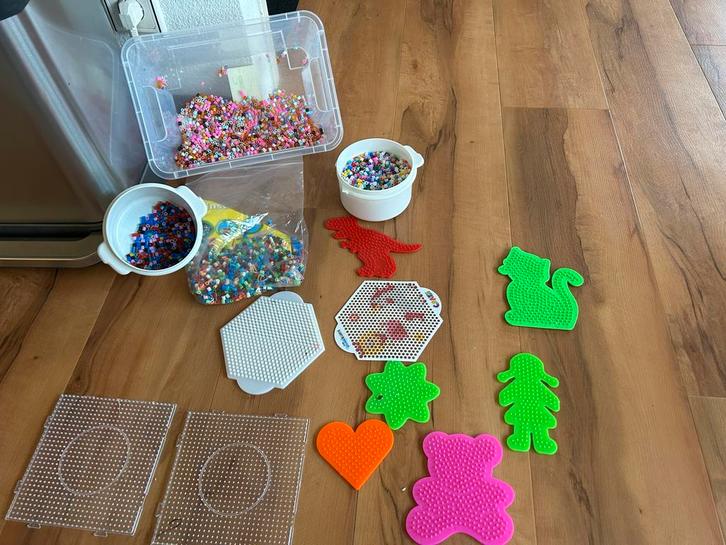 strijkkralen set met bordjes, Kinderen en Baby's, Speelgoed | Educatief en Creatief, Zo goed als nieuw, Knutselen, Ophalen of Verzenden