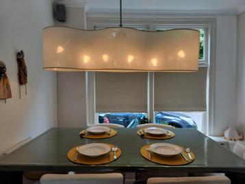 Mooie golvende brede hanglamp beschikbaar voor biedingen