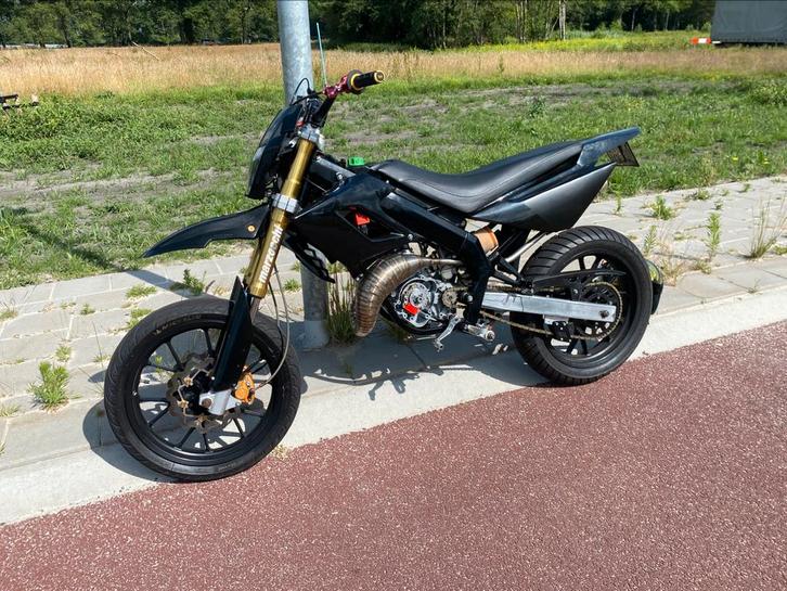 Derbi DRD schakelbrommer LTD vork dubble schijven, Fietsen en Brommers, Brommers | Derbi, Zo goed als nieuw, Maximaal 45 km/u