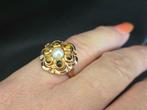 Gouden antieke ring  edelsteen tijgeroog en parel. 2025/524, Sieraden, Tassen en Uiterlijk, Ringen, Met edelsteen, Overige kleuren