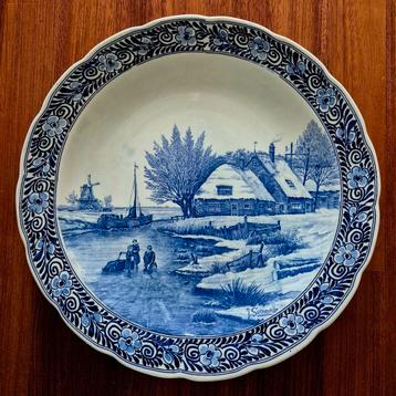 40 cm groot Delfts blauw wandbord Petrus Regout Maastricht

 beschikbaar voor biedingen