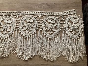Brocante / Oud gordijntje - valletje beschikbaar voor biedingen
