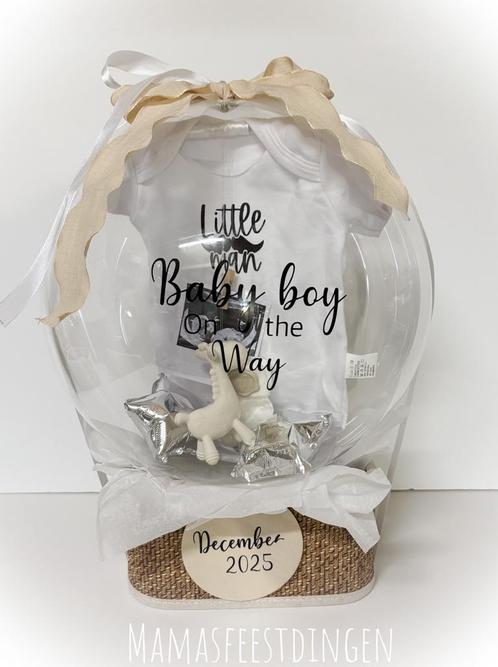 Cadeau ballon zwangerschaps aankondiging met echo en romper, Kinderen en Baby's, Kraamcadeaus en Geboorteborden, Zo goed als nieuw