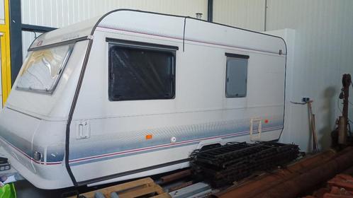 Leuke (familie) caravan te koop!, Caravans en Kamperen, Caravans, Bedrijf, tot en met 4, 750 - 1000 kg, Rondzit, Adria, Stapelbed