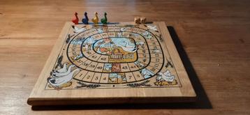 Houten ganzenbord spel  beschikbaar voor biedingen