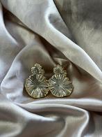 Oorbellen bloem goud kleur, Verzenden, Nieuw, Goud