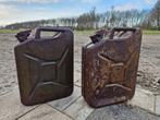 2 Militaire Engelse jerrycan's - 1945 & 1953, Hobby en Vrije tijd, Overige Hobby en Vrije tijd, Ophalen of Verzenden, Gebruikt
