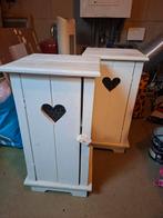 Twee leuke nachtkastjes met hartjes, Ophalen of Verzenden, Gebruikt