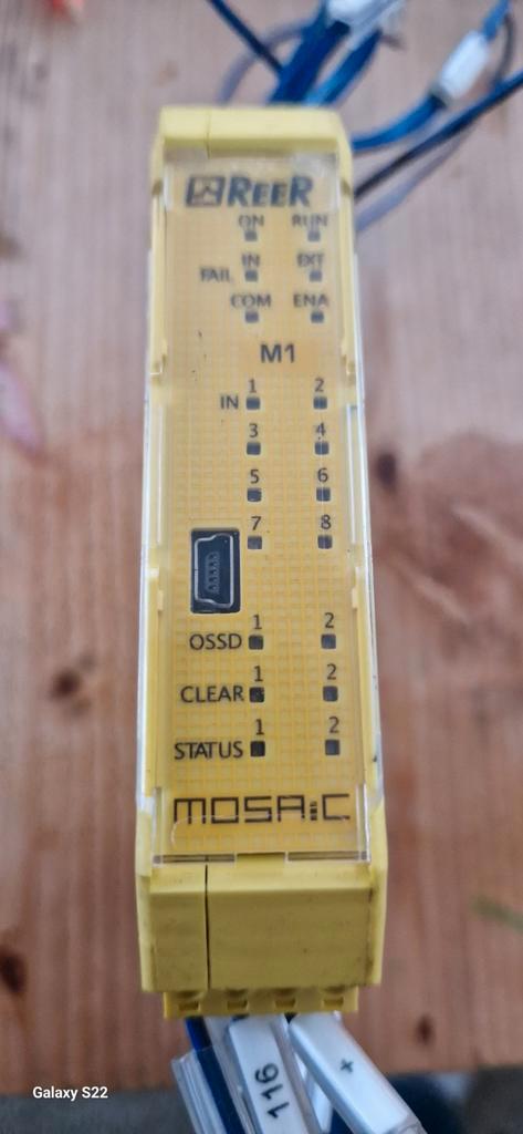 Veiligheids PLC Veiligheids relais Reer Mosaic M1, Hobby en Vrije tijd, Elektronica-componenten, Zo goed als nieuw, Ophalen of Verzenden