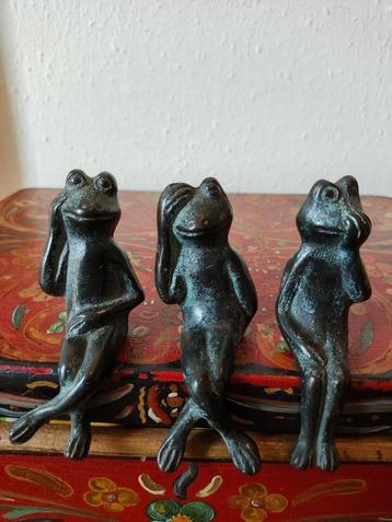 3 prachtige bronzen beeldjes kikkers 'Horen Zien en Zwijgen' beschikbaar voor biedingen
