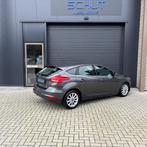 Ford Focus 125pk Titanium CLIMA | CRUISE CONTROL | STOELVERW, Zwart, 700 kg, Origineel Nederlands, Handgeschakeld