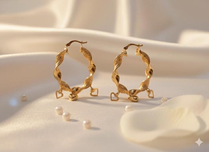 Prachtige 14k Gouden Creolen met Hartjes Bedels - Tijdloos, Sieraden, Tassen en Uiterlijk, Oorbellen, Zo goed als nieuw, Hangers