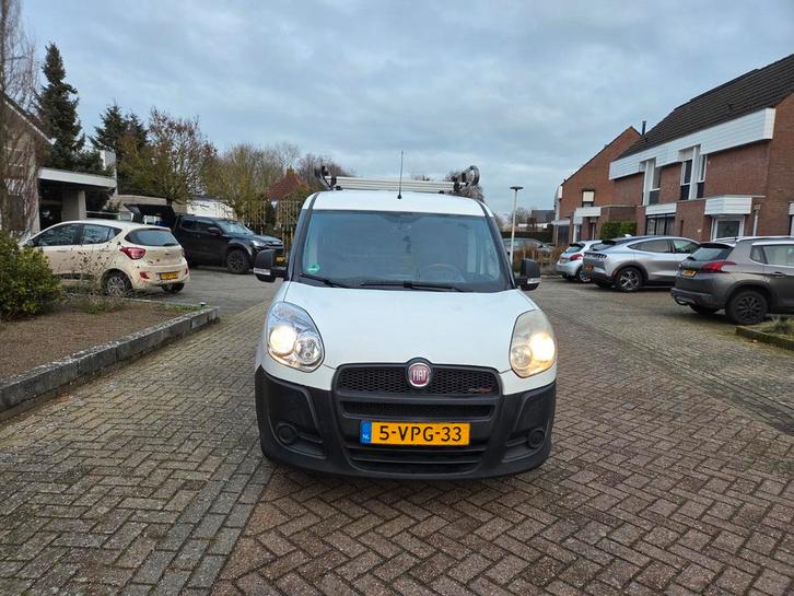 Fiat Doblo 1.3 multijet 2011, Auto's, Bestelauto's, Particulier, ABS, Achteruitrijcamera, Airbags, Airconditioning, Alarm, Bluetooth