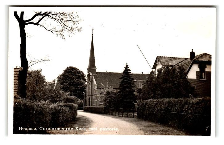 Heemse (bij Hardenberg), Gereformeerde Kerk met pastorie, Verzamelen, Ansichtkaarten | Nederland, Gelopen, Overijssel, 1940 tot 1960