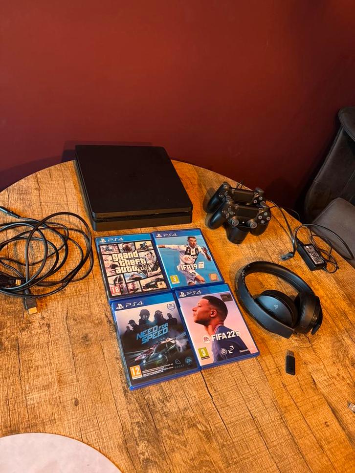 Playstation 4, Spelcomputers en Games, Spelcomputers | Sony PlayStation 4, Gebruikt, Original, Met 2 controllers, Ophalen