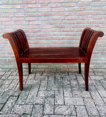 Koloniaal mahoniehouten bankje, stijlvol & stevig beschikbaar voor biedingen