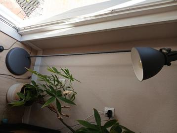 Industriële lamp beschikbaar voor biedingen