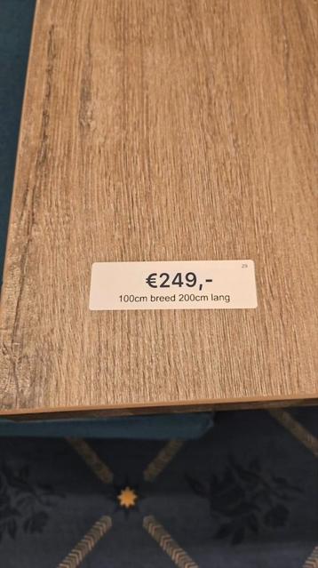 Houtentafel met zwarte x poten 2,25 m x 1 m beschikbaar voor biedingen