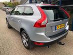 Volvo XC60 2.0T Kinetic NL-AUTO / NAVI / PDC / TREKHAAK, Euro 5, Zwart, 4 cilinders, Leder en Stof