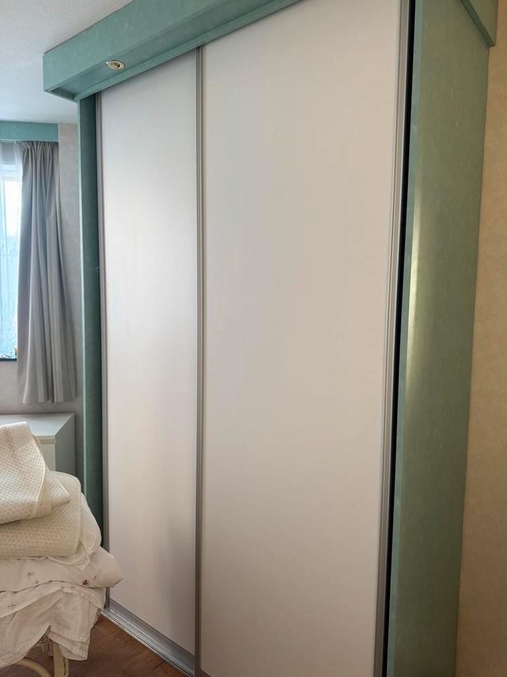 Kledingkast met schuifdeuren, Huis en Inrichting, Kasten | Kledingkasten, Gebruikt, 200 cm of meer, 150 tot 200 cm, 50 tot 75 cm