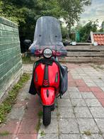 Rode Vespa Primavera + gratis beenkleed, Fietsen en Brommers, Scooters | Vespa, Ophalen, Gebruikt, Overige modellen, Maximaal 45 km/u