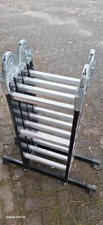VOUWLADDER VEELZIJDIG TE GEBRUIKEN IN NIEUWSTAAT., Doe-het-zelf en Verbouw, Ladders en Trappen, Ophalen of Verzenden, Zo goed als nieuw