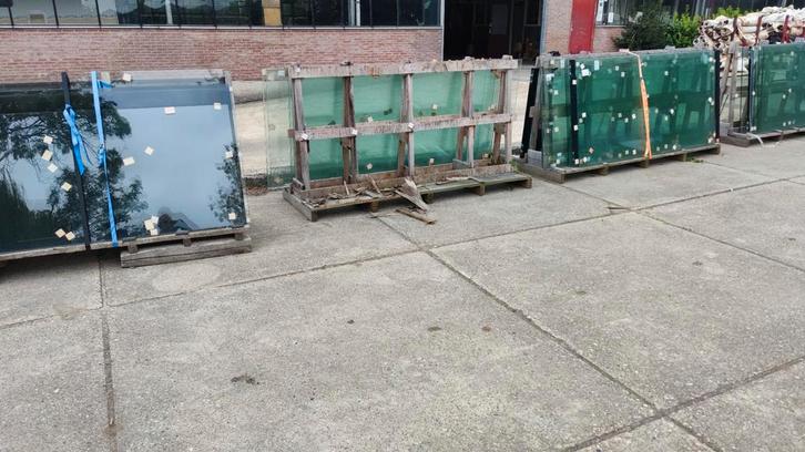 GRATIS  glazen geharde schuifdeuren in Utrecht, Doe-het-zelf en Verbouw, Glas en Ramen, Zo goed als nieuw, Glasplaat, 160 cm of meer