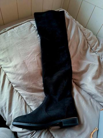 Super lange strechs laarsen mt 41 beschikbaar voor biedingen