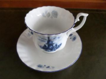 Mooi Delftsblauw Kop en Schotel beschikbaar voor biedingen