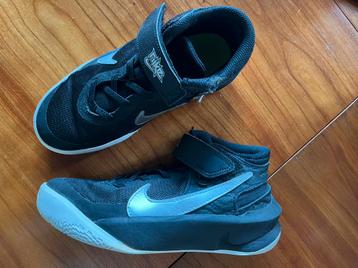 Basketbal schoenen maar 35,5 Nike zwart beschikbaar voor biedingen