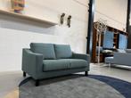 2 x Nieuw Leolux Antonia Bank 2 zits Blauw stof design 147, Huis en Inrichting, Leolux, 75 tot 100 cm, Ophalen of Verzenden, Rechte bank
