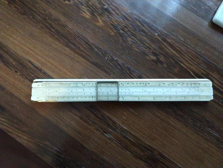 Te koop 2x een rekenliniaal, Verzamelen, Retro, Ophalen of Verzenden