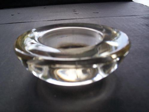 KANDELAAR glas Ikea? rond (wxh:) 7,6 × 2,4 cm. Kaarsenhouder, Huis en Inrichting, Woonaccessoires | Kandelaars en Kaarsen, Zo goed als nieuw