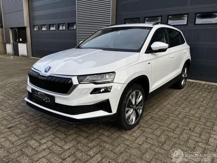 Skoda Karoq 1.5 TSI AUTOMAAT / NAVI / DIG COCKPIT / AFK TREK, Auto diversen, Schadeauto's, Skoda, Automaat, Benzine, SUV of Terreinwagen