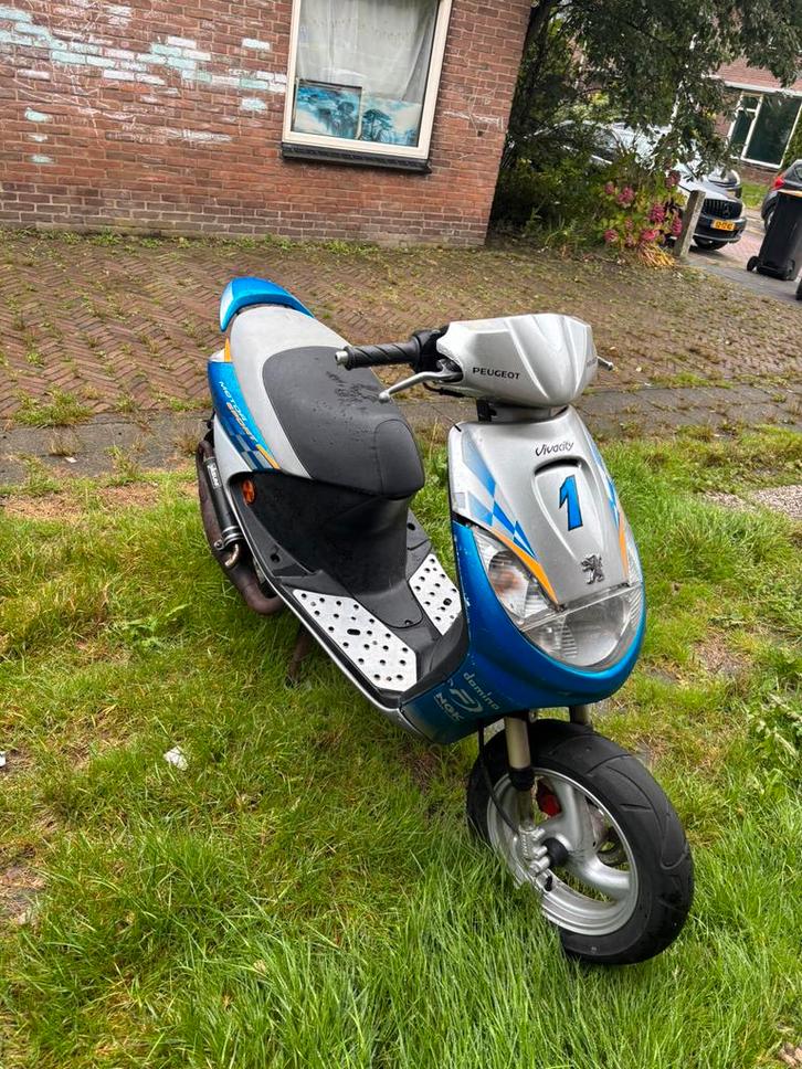 Peugeot vivacity 50cc, Fietsen en Brommers, Scooters | Peugeot, Gebruikt, Vivacity, Maximaal 45 km/u, Tweetakt, Ophalen