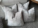 Grijze luxe set kussens kussenhoezen hotel chique sierkussen, Huis en Inrichting, Woonaccessoires | Kussens, Ophalen, Zo goed als nieuw