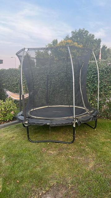 Salta trampoline beschikbaar voor biedingen