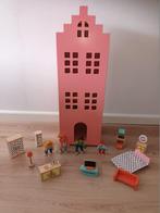 Roze, houten poppenhuis met 4 kamers (incl. accessoires), Poppenhuis, Gebruikt, N.v.t., N.v.t.