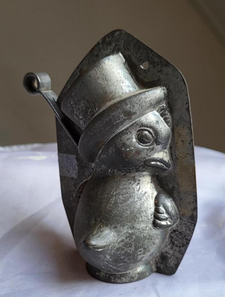 Antieke vogel met bolhoed (chocoladevorm), Antiek en Kunst, Curiosa en Brocante, Ophalen of Verzenden