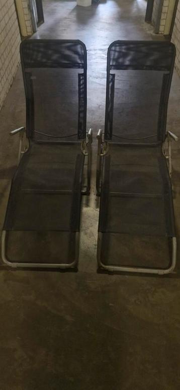 2 Kantel Ligbedden - Zonnebedden beschikbaar voor biedingen