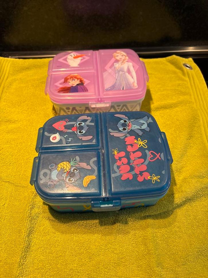 2x Broodtrommel brooddoos bento box Frozen & Stitch, Kinderen en Baby's, Speelgoed | Educatief en Creatief, Zo goed als nieuw