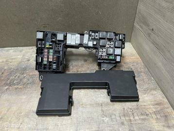 Zekeringkast Jaguar XF X250 2.7D V6 ('08-'15) 8X2T14290KD beschikbaar voor biedingen