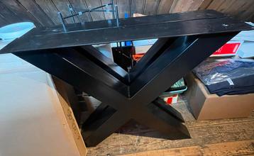 2stuks X tafel poten zwart beschikbaar voor biedingen