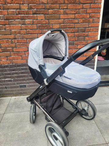 Mutsy Igo wandelwagen/maxi cosi  beschikbaar voor biedingen